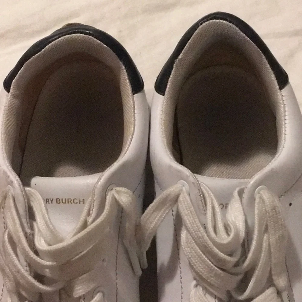 TORY BURCH HOWELL COURTSIDE LOW TOP SNEAKER​​​​‎